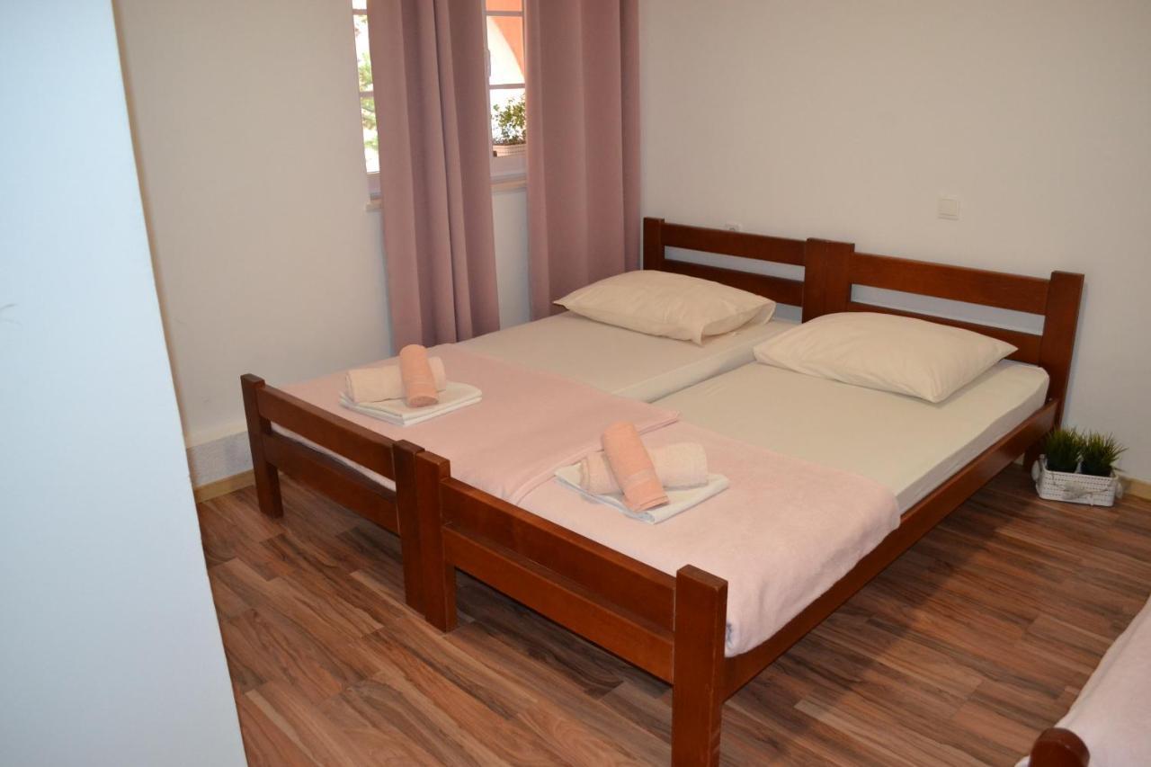 Apartments Rem Novalja Kültér fotó